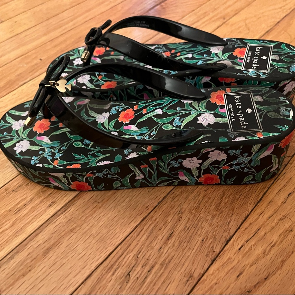 Kate Spade garden platform flip flops